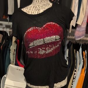 Lauren Moshi Black Tee with Red Sequin Lip Graphic